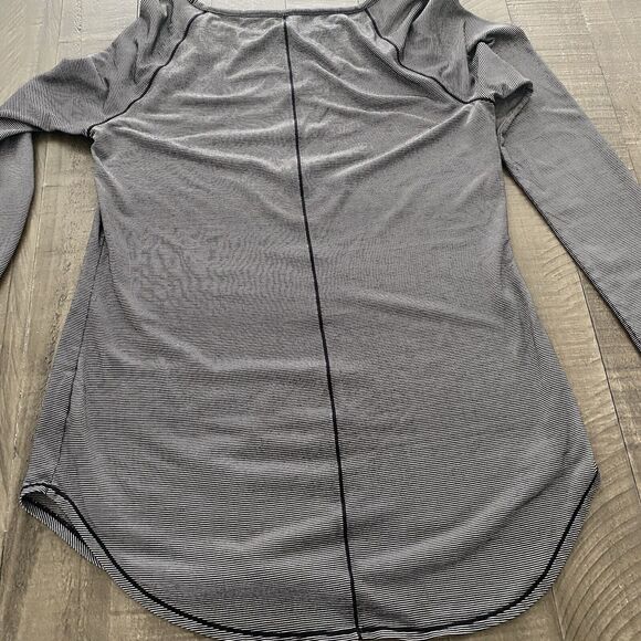 Athleta Black White Micro Stripe Shanti Long Sleeve Athleisure Top Shirt Size S‎ - Picture 8 of 16